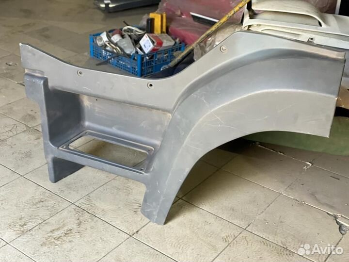 DAF 75-85 CF Корпус подножки левый передний