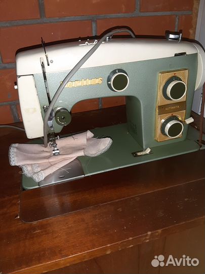 Швейная машина
