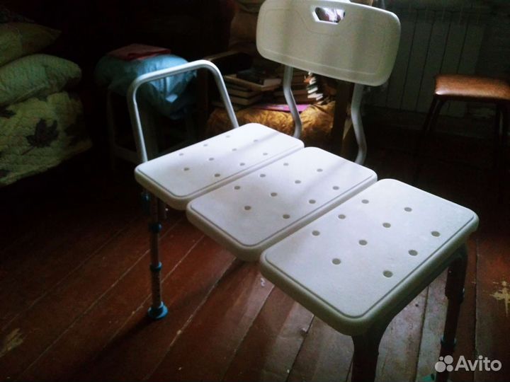 Стул в ванную для инвалидов и пожилых людей