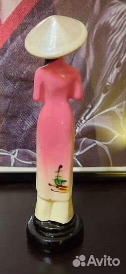 Фигурка Фарфоровая Вьетнамская Девушка