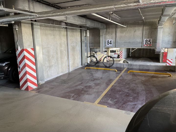 Машиноместо, 14 м²