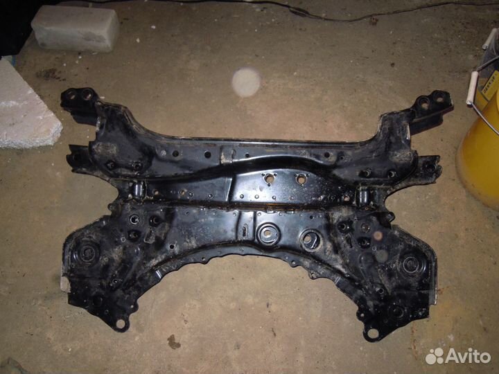 Балка подмоторная (подрамник) Тойота RAV 4 (ха30)