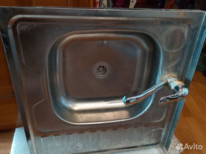 Раковина 60*60