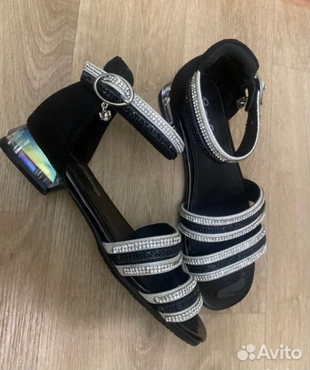 Босоножки для девочки