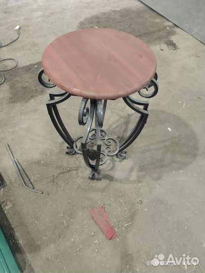 Столик кофейный круглый