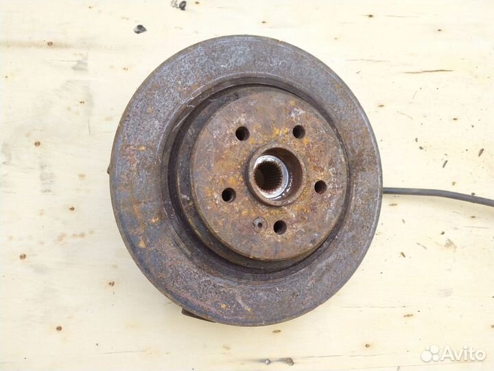 Кулак задний правый Мерседес Мл W163