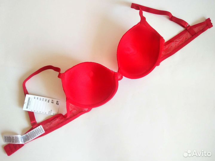Бюстгальтер 85С Германия стринги маска новые Китай
