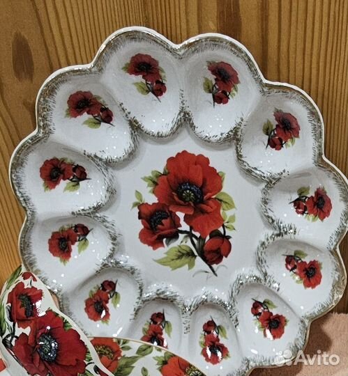 Посуда. Красные маки