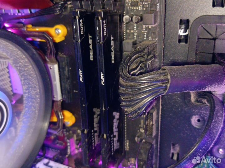 Kingston Fury DDR4 16gb в идеальном состоянии