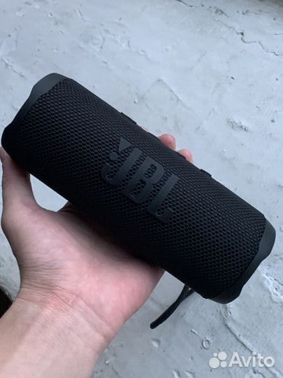 Портативная колонка JBL
