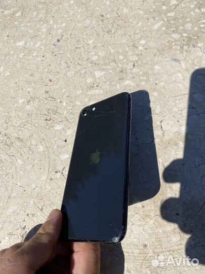 iPhone SE, 64 ГБ