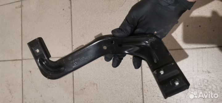 Консоль крепления бампера переднее Mercedes-Benz G