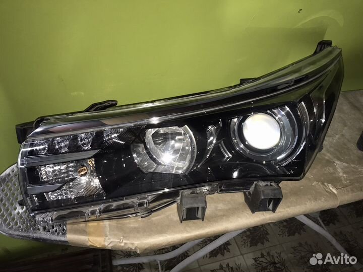 Фара Toyota corola 180
