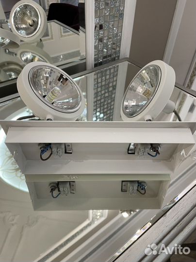 Спот поворотный