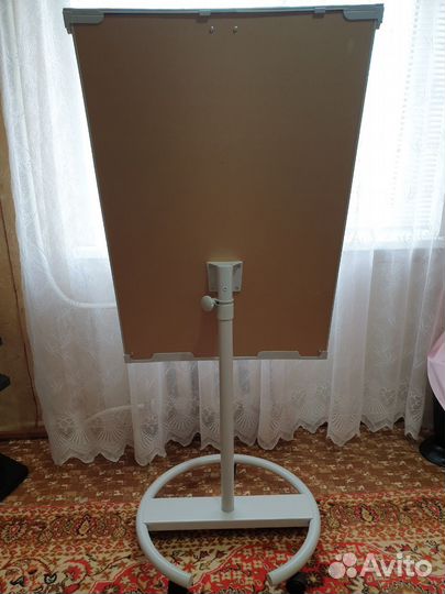 Доска-флипчарт (магнитно-маркерная на колесах)