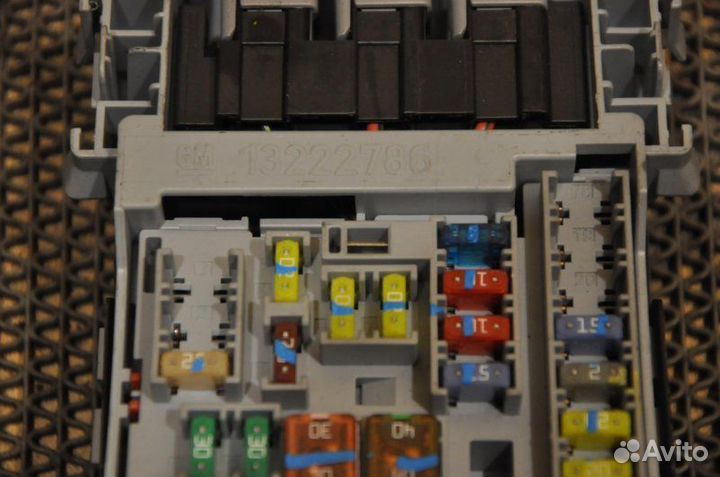 Блок предохранителей Chevrolet Cruze J305 F16D4