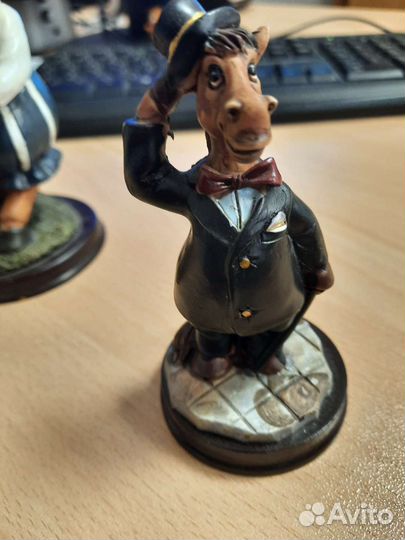 Фигурки лошадей