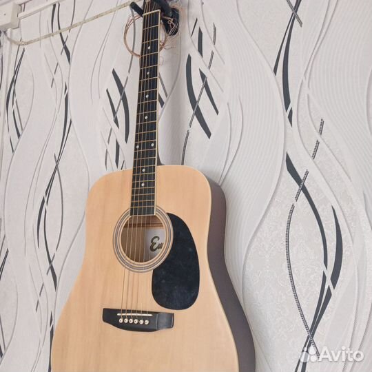 Акустическая гитара