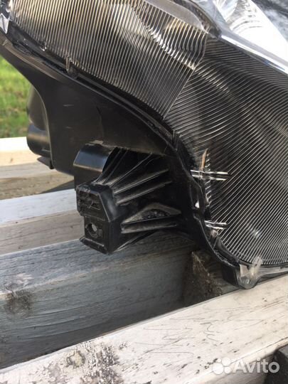 Фара правая оригинал toyota rav4