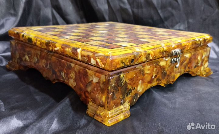 Шахматы янтарные