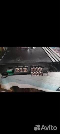 Автомобильный усилитель для сабвуфера