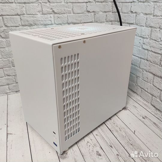 Игровой мини пк Ryzen 7 7800X3D + RTX 4070 Super