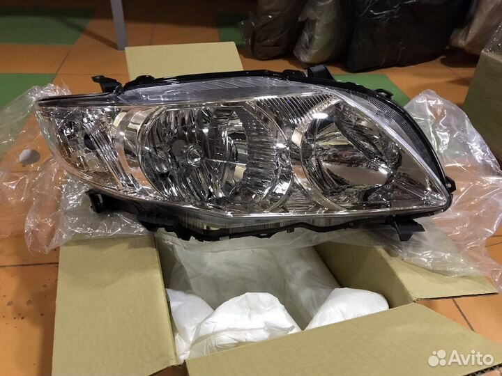 Фара toyota corolla 150 LH/RH 06-10