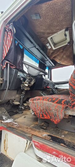 Volvo F12 Кабина