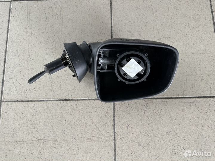 Корпус левого зеркала Рено Дастер Duster