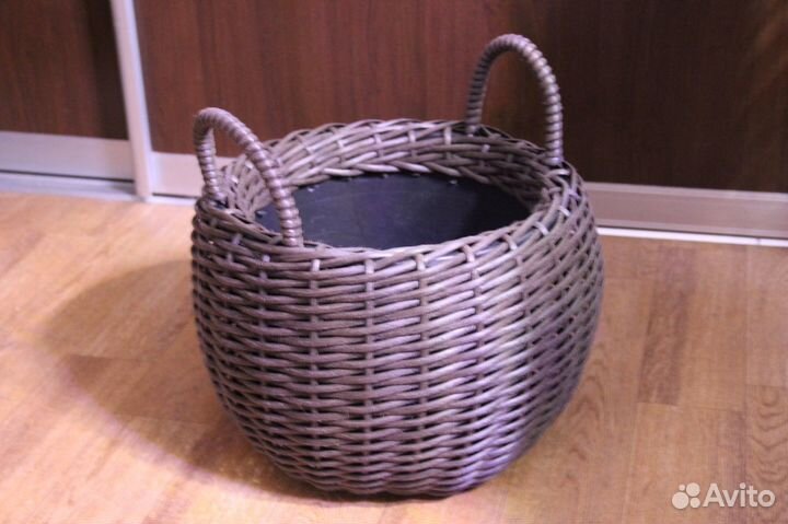 Кашпо из полиротанга