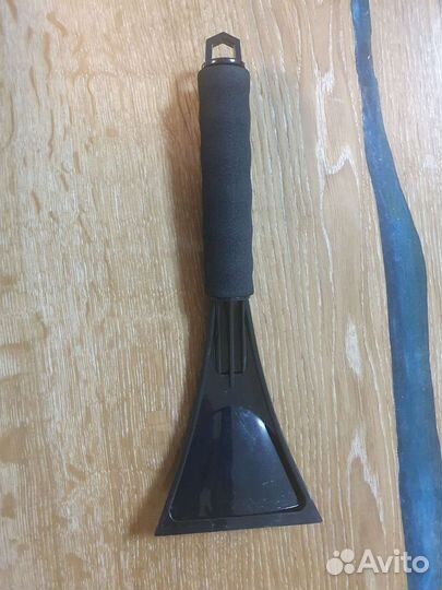 Скребок для чистки стекол Мерседес Mercedes-Benz