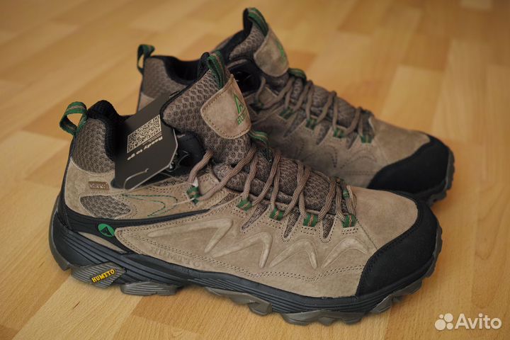 Треккинговые ботинки зимние. Новые