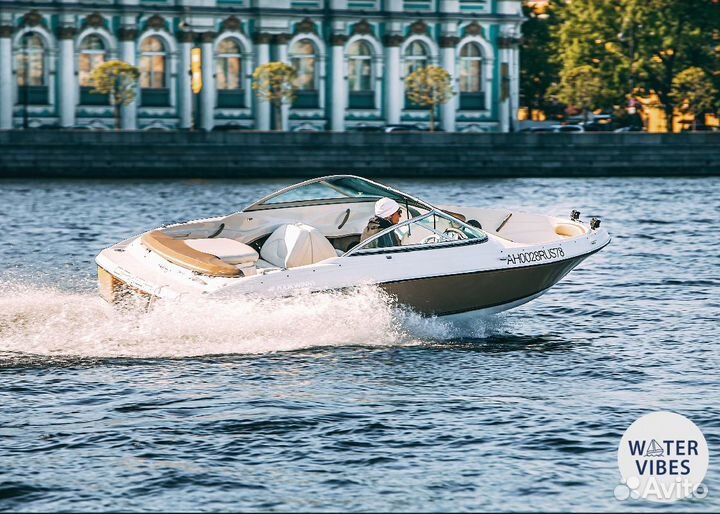 Аренда катера / Прогулка на развод мостов