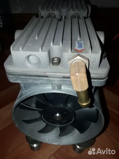 Компрессор поршневой для концентратора