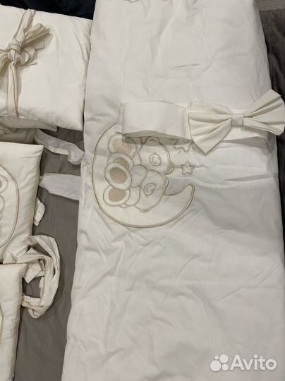 Бортики, 2 одеяла и подушка в детскую кроватку