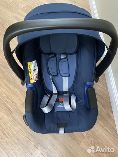 Автокресло с базой:britax romer baby safe2 i-size
