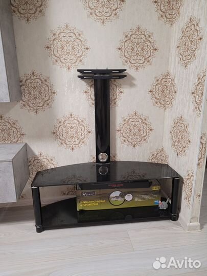 Подставка для телевизора с кронштейном