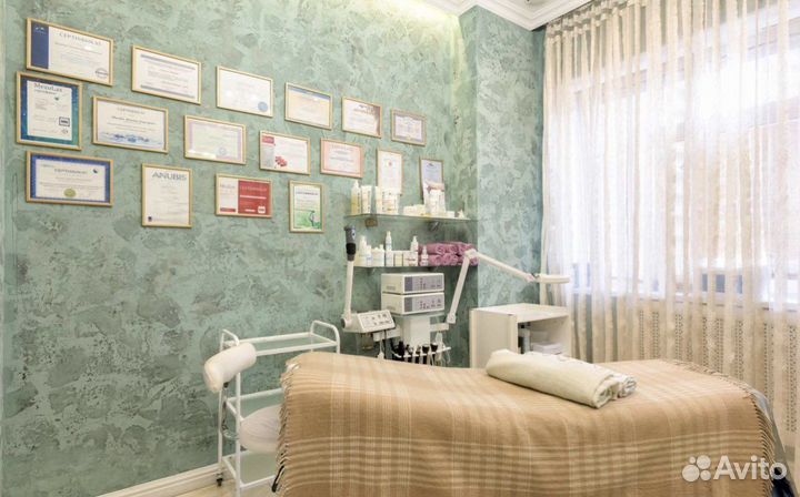 Мастер наращивания ресниц