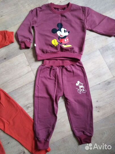 Спортивный костюм для двойни