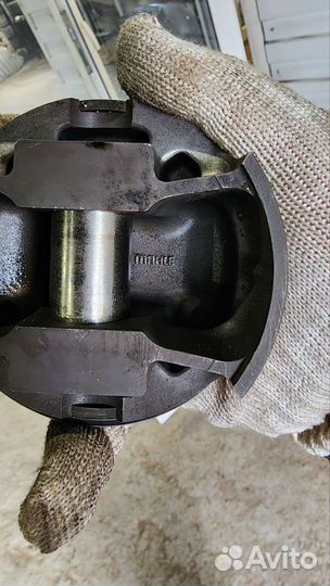 Поршень SRT8 б\у