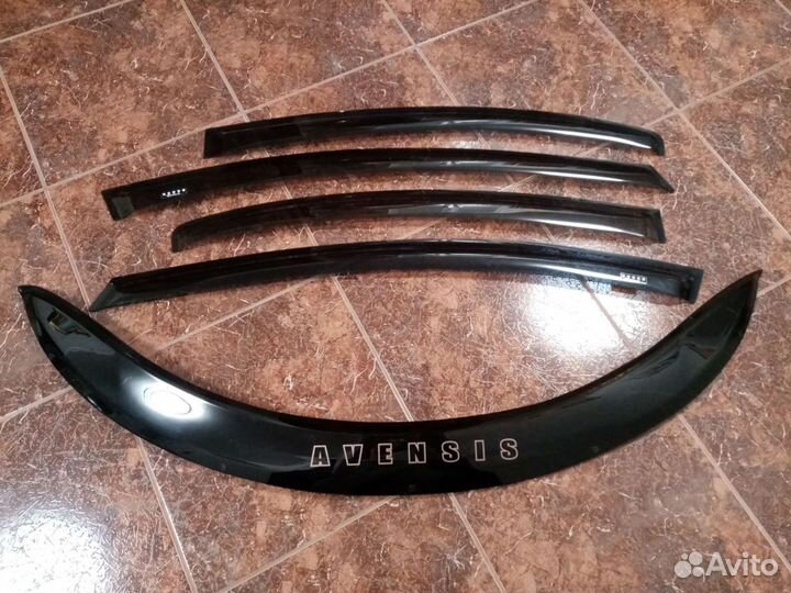 Тойота. Дефлекторы окон и капота (мухобойка)