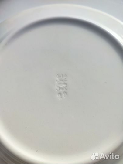 Блюдо и тарелки 