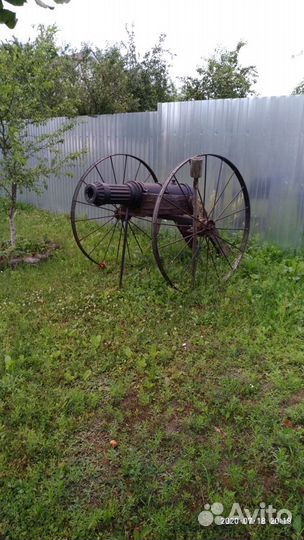 Декоративная Пушка и Старинный чугунный утюг