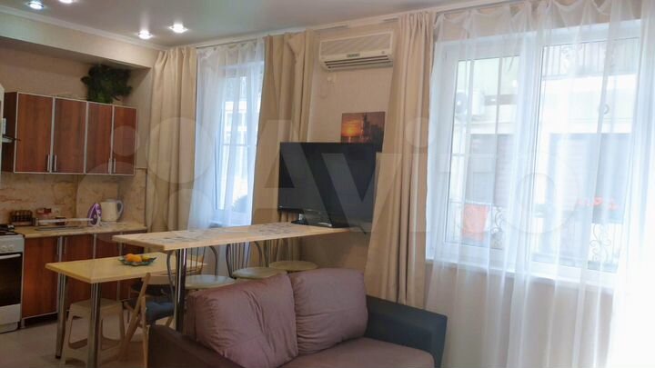 1-к. квартира, 42 м², 1/3 эт.