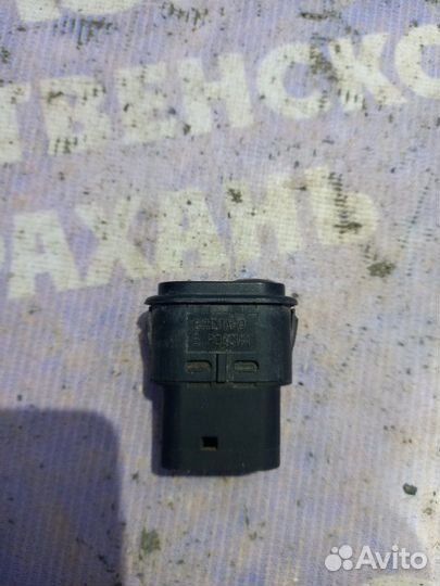 Кнопка стеклоподъемника Ваз Лада 2114 хэтчбек 2111
