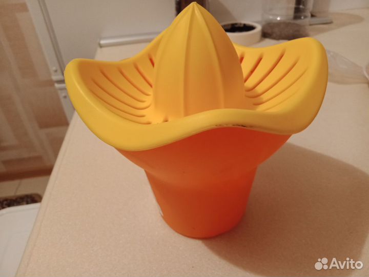 Соковыжималка новая