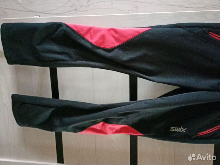 Лыжный разминочный костюм женский swix