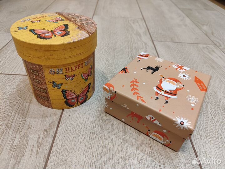 Подарочная коробка
