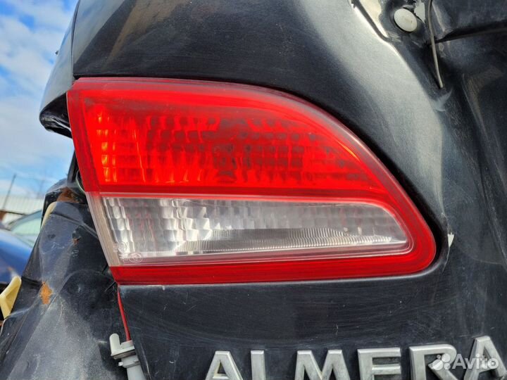 Фонарь задний левый внутренний Nissan Almera G15