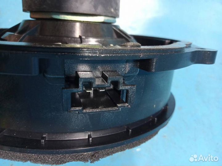 Динамик задней правой двери Land Rover range rove